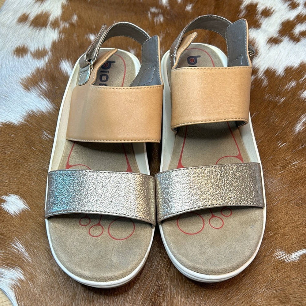 Bionica Yolanda Leather Sandal (8M) - Picture 11 of 11